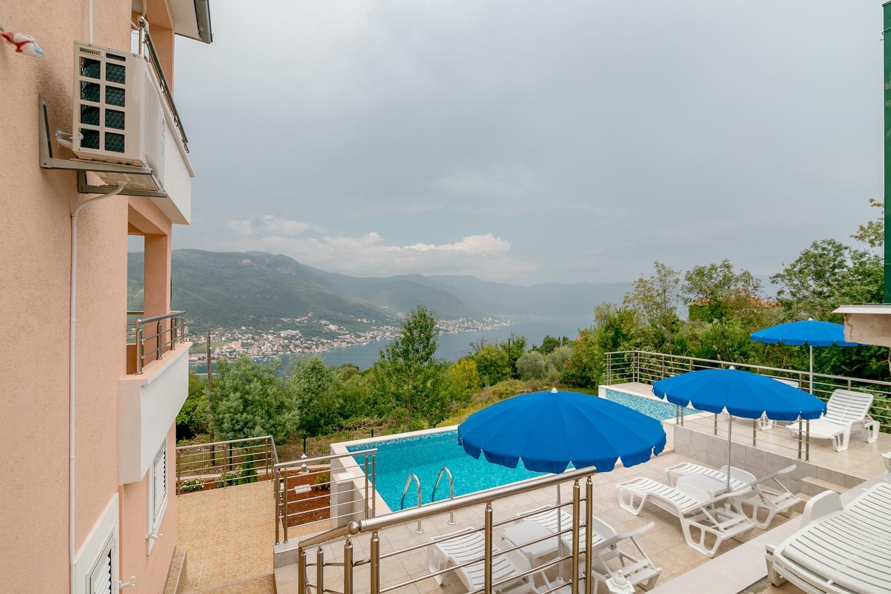 Apartments Mitrovic Lustica Exterior photo