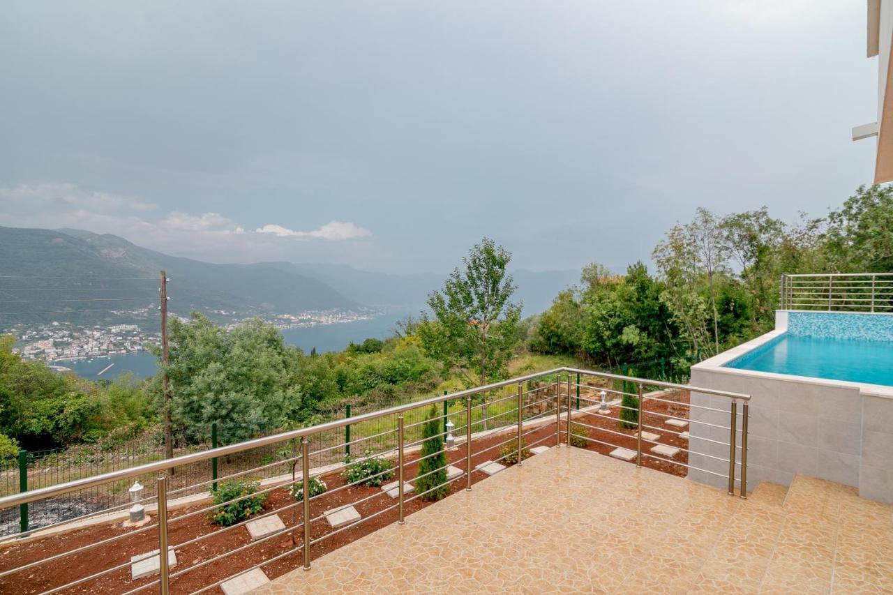 Apartments Mitrovic Lustica Exterior photo
